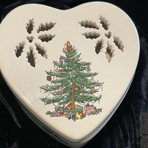 NWOT Spode Christmas Tree Pierced Heart Shaped Trinket Box